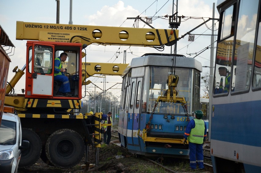 Leśnica bez tramwajów. Torowisko na Kosmonautów było zamknięte [ZDJĘCIA]