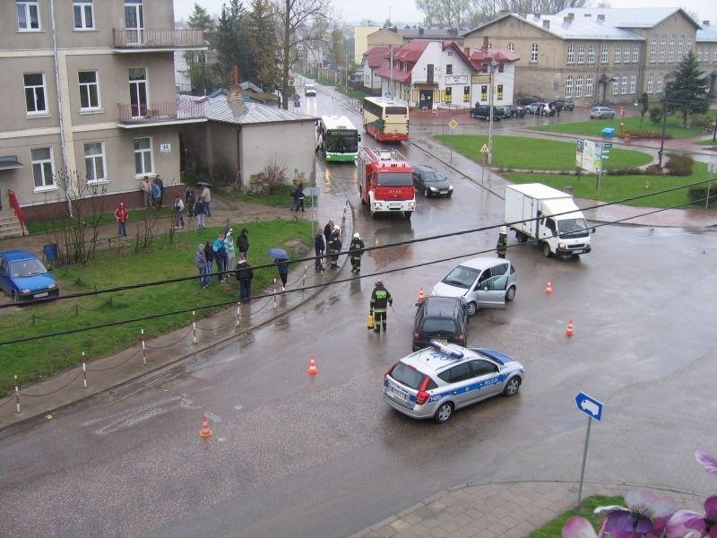 Zderzenie dwóch samochodów na Sienkiewicza (zdjęcia)