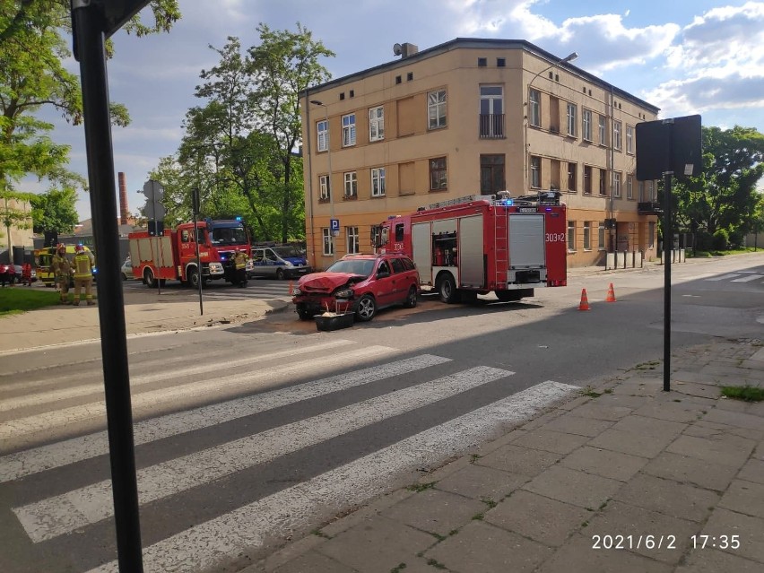 Wypadek z udziałem opla i autobusu MPK - Łódź 2.06.2021