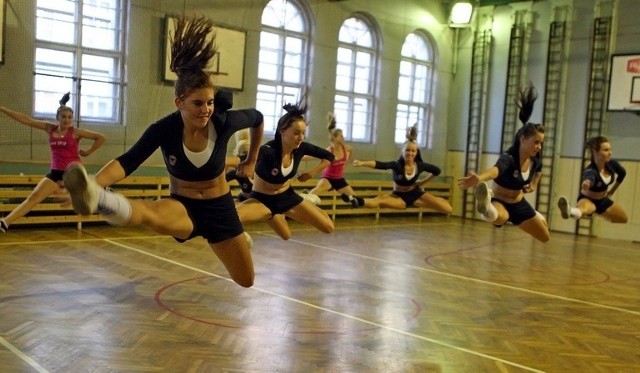 Cheerleaderki są już gotowe do nowego sezonu. W sali Gryfia zaprezentują nowe układy taneczne.