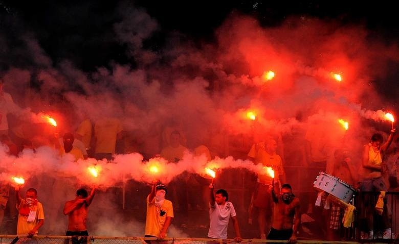 Kibice wracają na stadiony. Tak ubarwiali trybuny w poprzednich latach [DUŻO ZDJĘĆ]