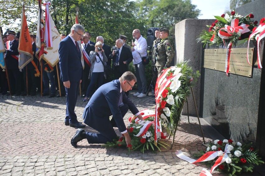 Dąbrowa Górnicza: 38 rocznica Porozumień Katowickich. Posadzili Dąb Wolności WIDEO + ZDJĘCIA  