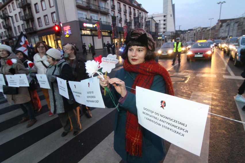 Kobiety zablokowały ul. Kazimierza Wielkiego na 10 minut....