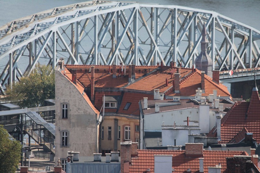 Budowę kościoła garnizonowego w Toruniu rozpoczęto w czasie...