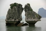 Słynna atrakcja turystyczna zagrożona zawaleniem. Czy "całujące się skały" Wietnamu nie będą już dostępne dla turystów? 