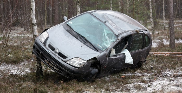 Dachowanie renaulta na "Trasie śmierci"