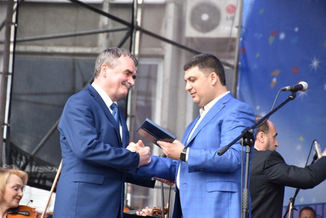 W sobotę Wojciech Lubawski otrzymał Order Księcia Jarosława Mądrego – najwyższe odznaczenie państwowe Ukrainy. Wręczył mu je Wołodymyr Hrojsman, premier Ukrainy.