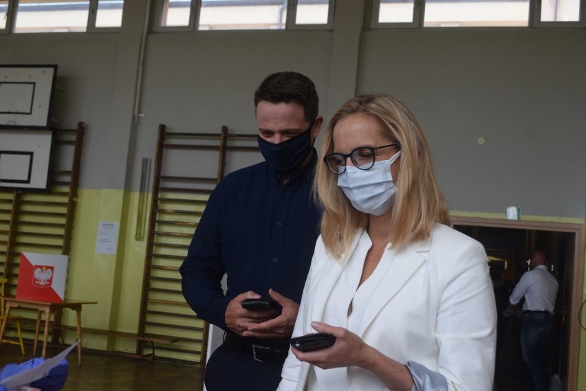 Rafał i Małgorzata Trzaskowscy zagłosowali w Rybniku...