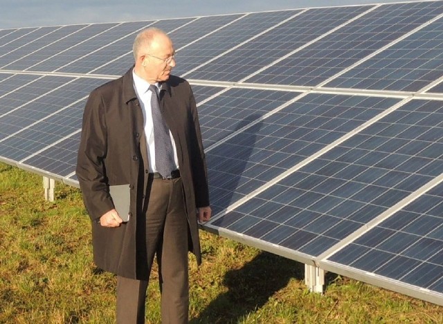 Mieczysław Kasprzak, poseł PSL, zachęca do inwestowania w odnawialne źródła energii.