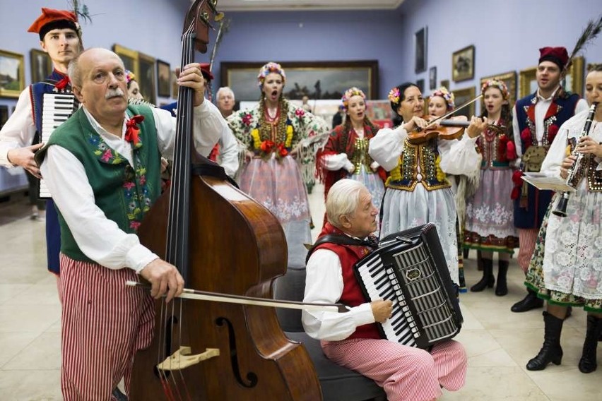 Kraków. Narodowe Czytanie „Wesela” [ZDJĘCIA, WIDEO]