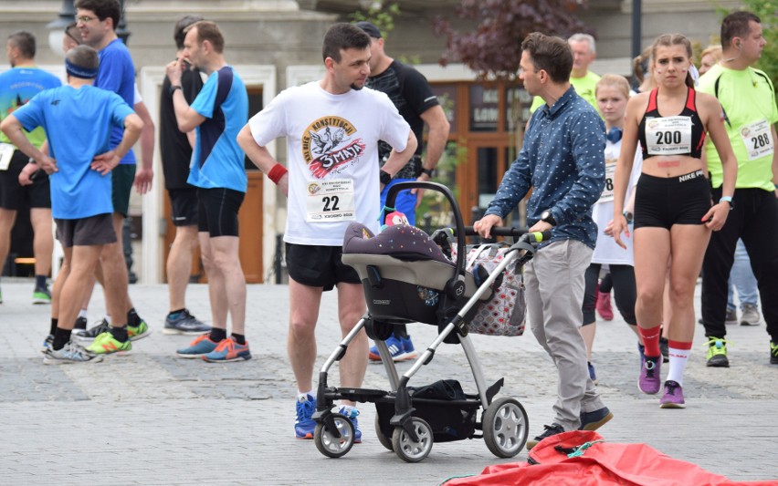 XXI Krośnieński Bieg Konstytucji i Zawody Nordic Walking z okazji Święta Konstytucji [ZDJĘCIA]