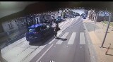 O włos od tragedii w Grudziądzu! Policja próbuje ustalić kierowcę tego niebezpiecznego manewru. Zobacz wideo    