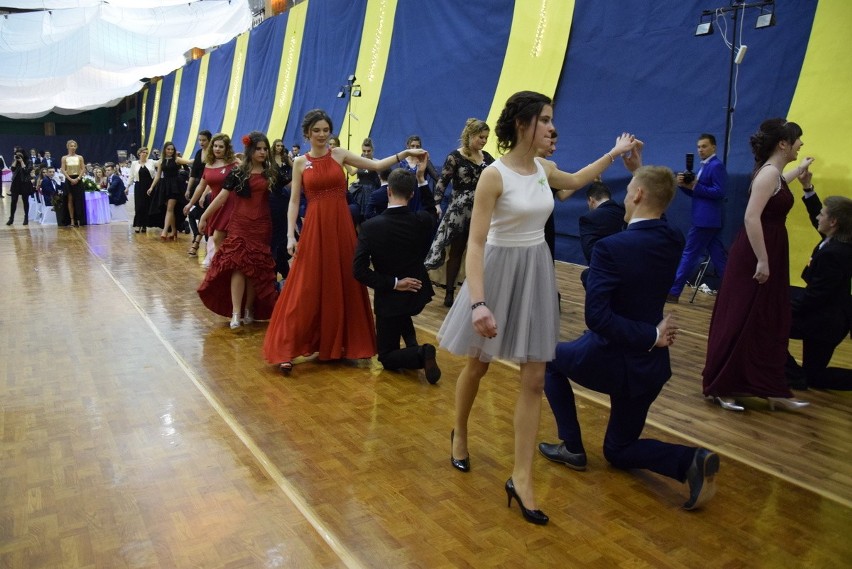 Częstochowa: Studniówka 2018 Liceum Ogólnokształcącego im....