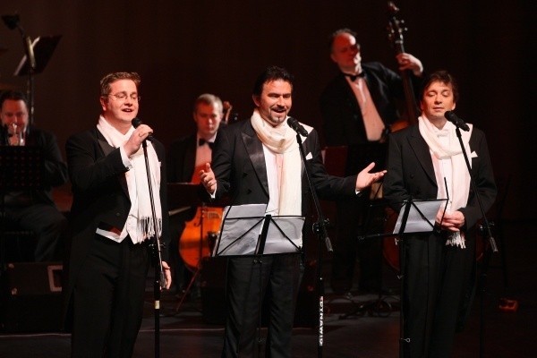 W sobotę w Kieleckim Centrum Kultury wystąpili (od lewej): Tadeusz Szlenkier, Dariusz Stachura oraz Adam Zdunikowski.