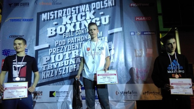 Kielczanin Robert Soboń na najwyższym stopniu podium.  