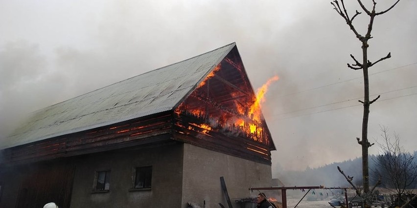Orawa: Olbrzymi pożar w Lipnicy Wielkiej [DRAMATYCZNE ZDJĘCIA]