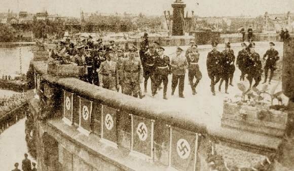 12 czerwca 1938 roku. Adolf Hitler zwiedza Hakenterrasse (Wały Chrobrego)