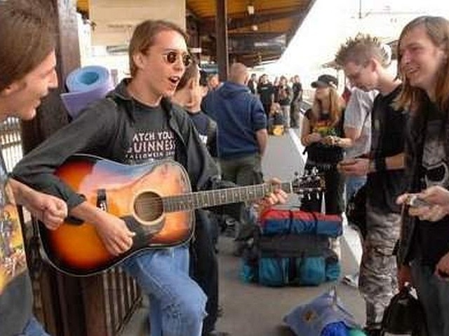 Warto wybrać się na Przystanek Woodstock.