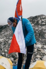 Himalaje. Andrzej Bargiel i ekipa dotarli do bazy pod Everestem [ZDJĘCIA, WIDEO]