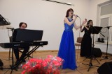 Piosenki Anny German i koncert „Echa miłości” z okazji Dnia Kobiet w Klubie Wiejskim „Niwy” w Tychowie Nowym. Zdjęcia