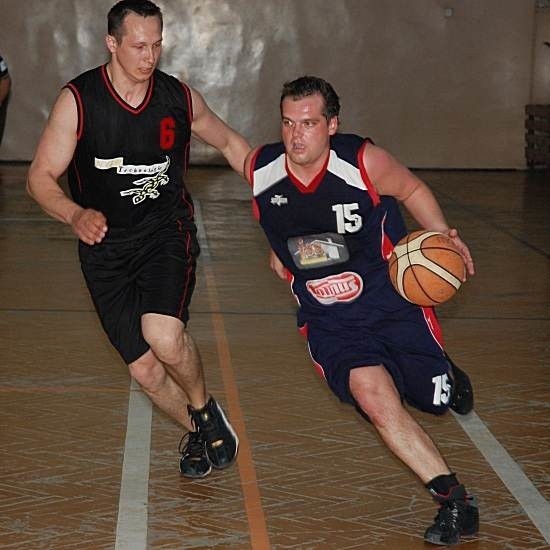 W Gorzowie od kilku lat istnieją amatorskie rozgrywki Eldo Basket Ligi. Ich uczestnicy Michał Michalak może zostać graczem nowego klubu, a Łukasz Andrzejewski (z piłką) prawdopodobnie będzie asystentem trenera. 