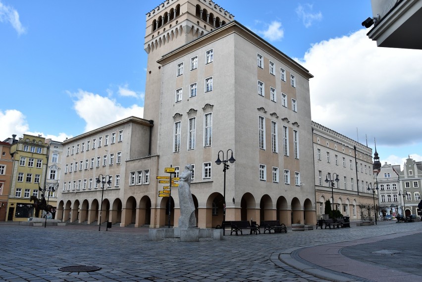 Koronawirus w Opolu. Zamknięte lokale gastronomiczne, na...