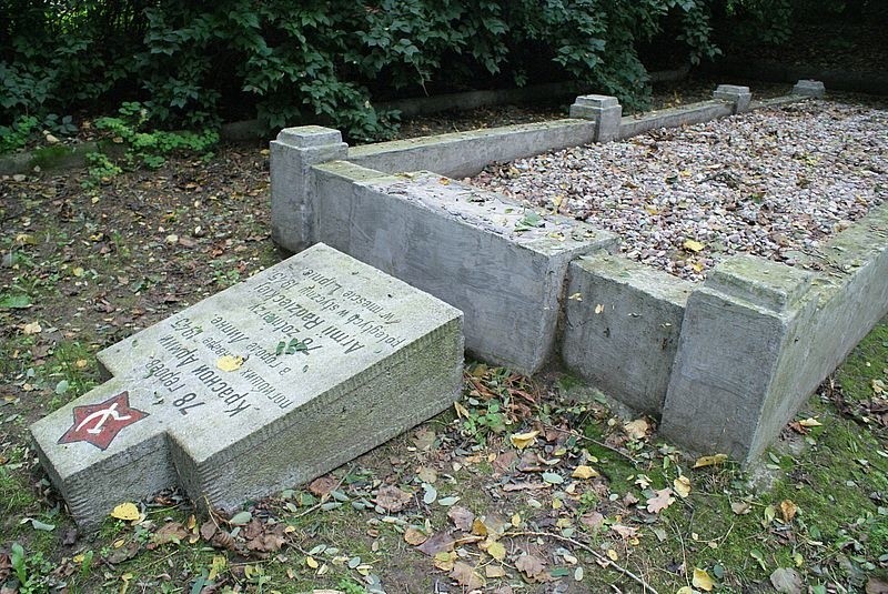 Zdewastowali radzieckie groby w Lipnie [zdjęcia]