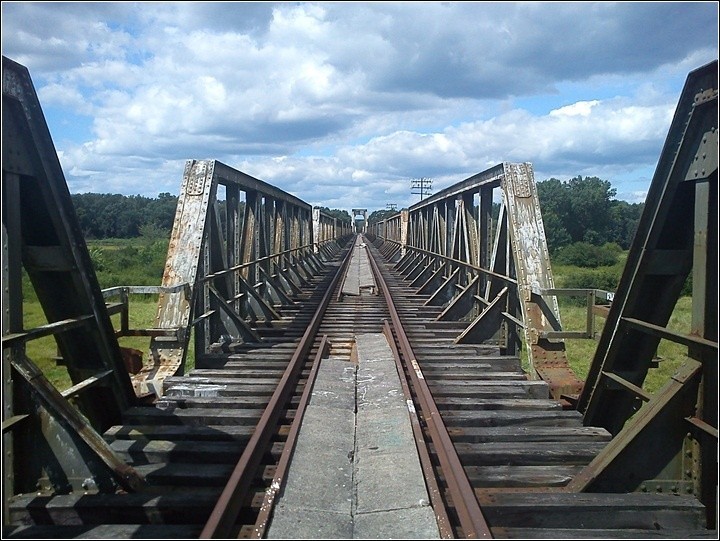Most kolejowy w Stanach