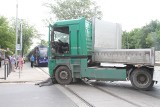 Ciężarówka zablokowała torowisko pod zoo