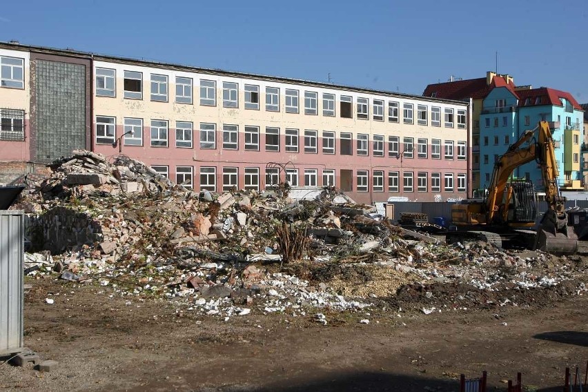 Październik 2015 - rozbiórka budynku XIV LO przy ul....