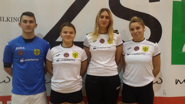 Zawodnicy z Nowej Dęby. Od lewej strony: Rafał lejko, Zofia Tomczyk, Beata Mycek i Natalia Róg