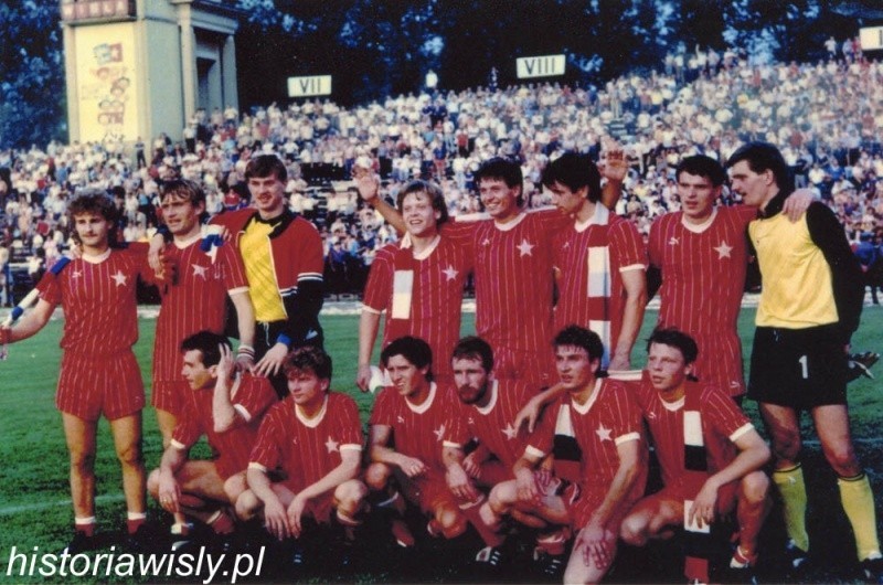 1986: II liga: 2. Wisła, III liga: 3. Cracovia...