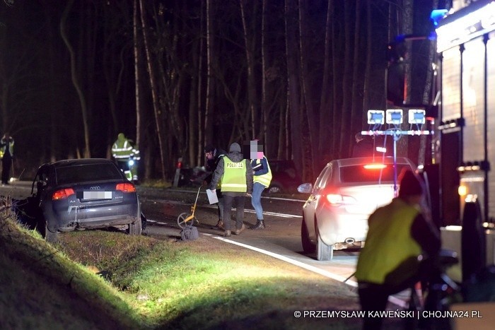 Śmiertelny wypadek pod Chojną. Policjant jechał pijany. Stracił pracę i czeka na zarzuty