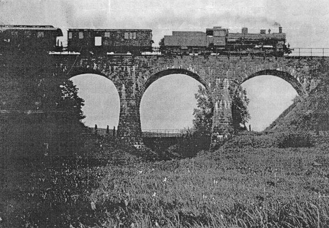 Tuchomie - most z pociągiem