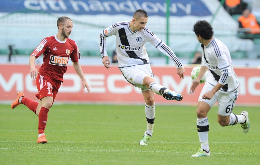 Legia Warszawa rozbiła Piasta Gliwice 4:0 i jest o krok od...