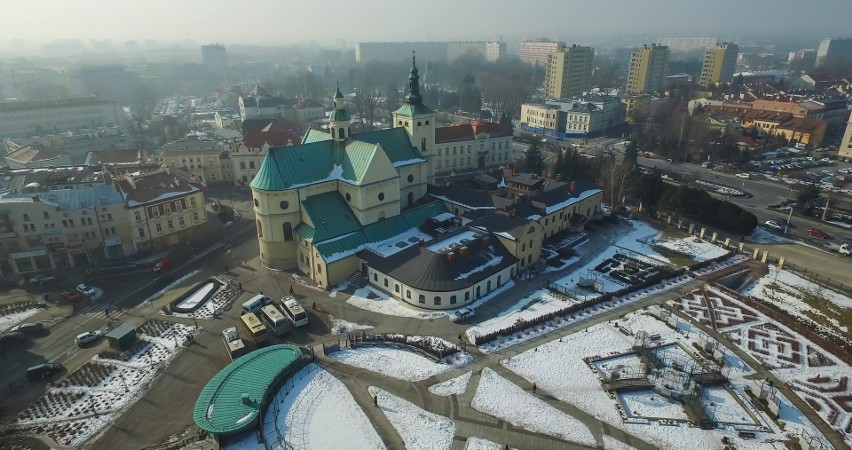 Podniebny Rzeszów. Zobacz osiedle Śródmieście Północ z lotu drona [WIDEO]