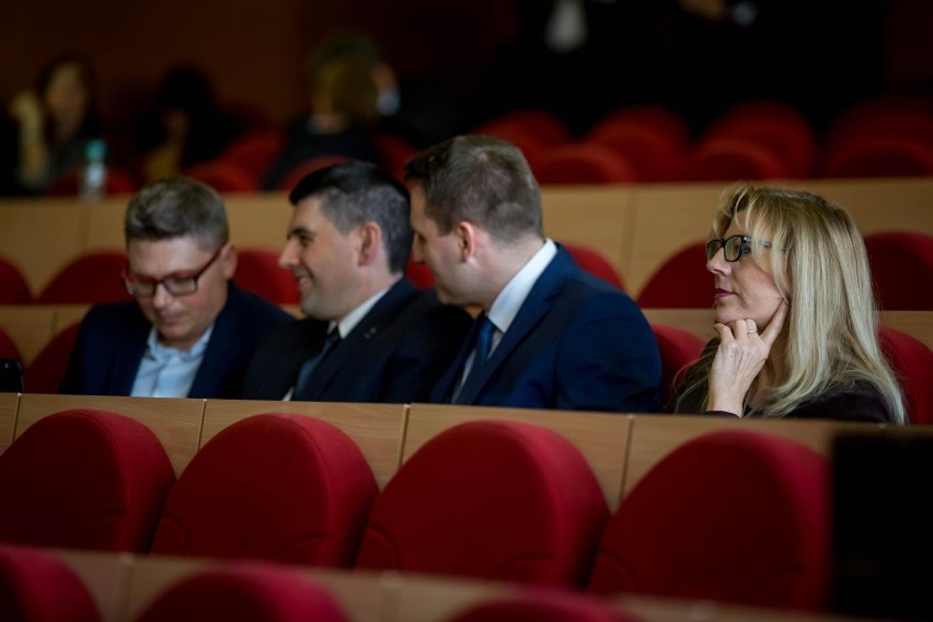 Sesja rady miejskiej w Białymstoku. Koalicja Obywatelska dała 98 procent bonifikat przy zmianie użytkowania wieczystego w prawo własności