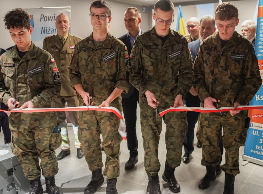 Oficjalne otwarcie strzelnicy w Regionalnym Centrum Edukacji Zawodowej w Nisku. Zobacz zdjęcia