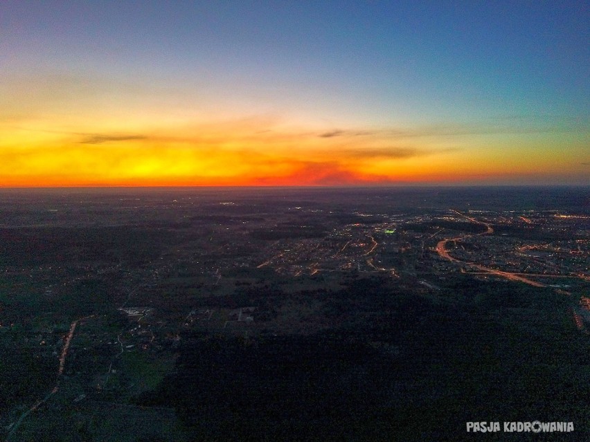 Pożar w Biebrzańskim Parku Narodowym. Chmura dymu dotarła nad Białystok (zdjęcia)