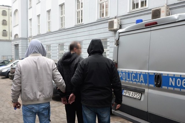 W weekend sąd na wniosek policjantów i prokuratora zastosował areszt wobec 28-latka z Gdańska, który włamywał się do sklepów, pomieszczeń biurowych i restauracji.