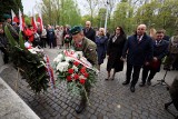 Minęły 84. lata od zbrodni katyńskiej. Lublin uczcił pamięć ofiar uznanych za „wrogów władzy sowieckiej”. Zobacz zdjęcia