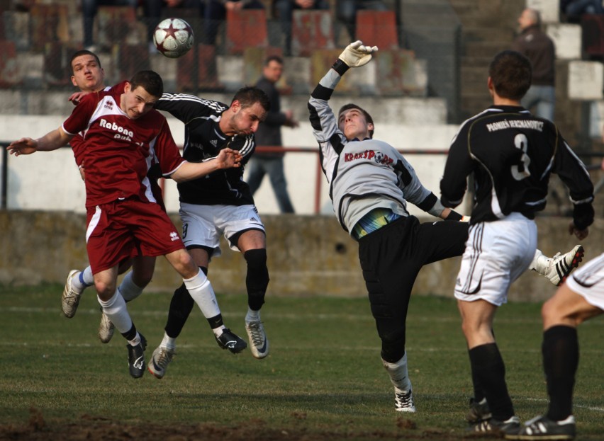 Marzec 2012, mecz klasy A Prądniczanka Kraków - Płomień...