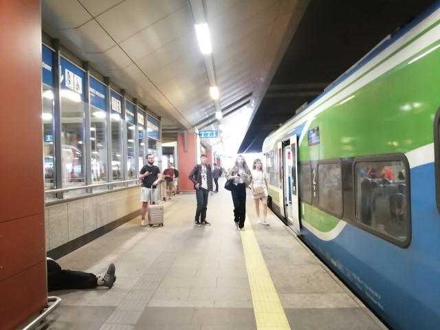W Krakowie doszło do nawet trzygodzinnych opóźnień pociągów.