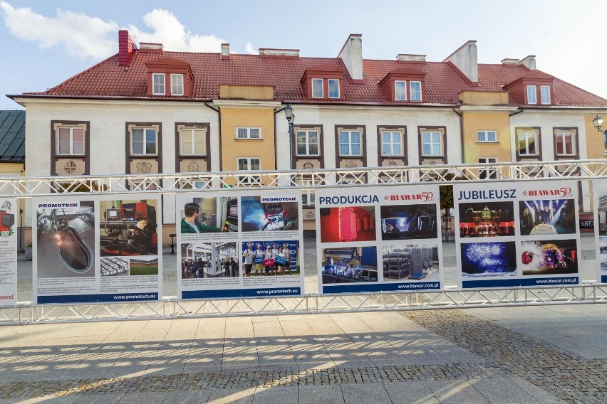 Wystawa Podlaskiej Gospodarki - pierwsza tak imponująca ekspozycja stanęła na Rynku Kościuszki w Białymstoku