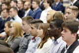 Stypendia dla najlepszych studentów. Student dostanie dobre pieniądze, ale pod pewnym warunkiem