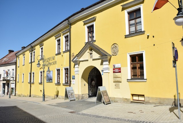 Zabytkowy Pałac Biskupi jest siedzibą Muzeum Podkarpackiego w Krośnie