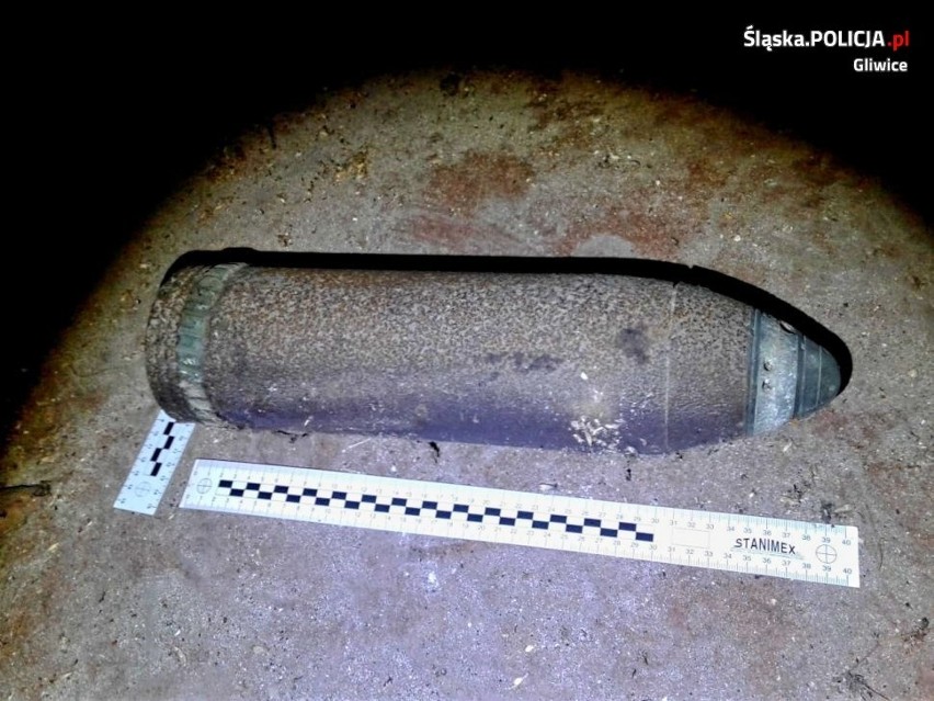 100-letni pocisk znaleziono w szopie w Rudzińcu. Rodzina żyła w sąsiedztwie znaleziska kilkadziesiąt lat