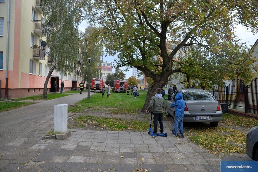 Zadymienie w mieszkaniu na osiedlu Południe we Włocławku [zdjęcia]