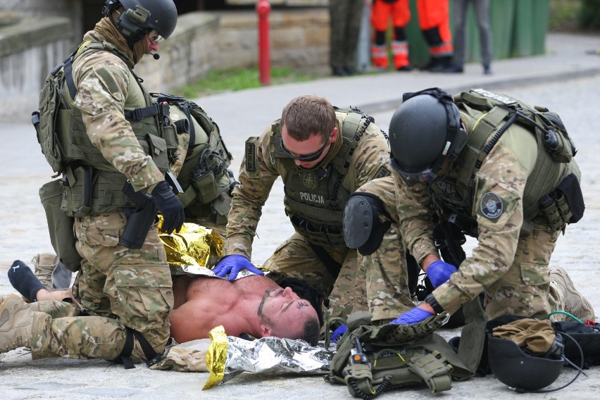 W ćwiczeniach przy Weigla szkolili m.in. antyterroryści z...