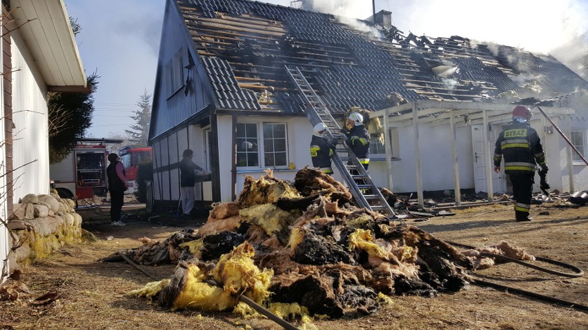 W pożarze domu w Starym Wierzchowie (gmina Szczecinek)...